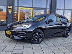 Opel Astra Sports Tourer - 1.2 Ultimate 145PK | Alcantara Bekl | Camera | Park. Sens. V + A | Stuur- en Stoelverw | C
