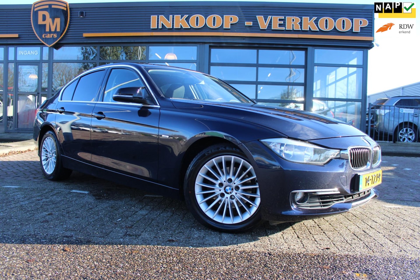 BMW 3-serie - 320i High Executive Automaat Navi Trekhaak Airco Ecc - AutoWereld.nl