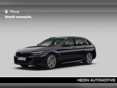 BMW 5-serie Touring - 530e Business Edition Plus | Glazen panoramadak | Elektrisch bedienbare achterklep | High