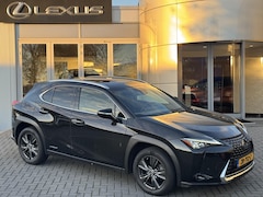 Lexus UX - 250h First Edition NL-AUTO TREKHAAK TRIPLE-LED KEYLESS PARK-SENSOREN CAMERA EL-ACHTERKLEP