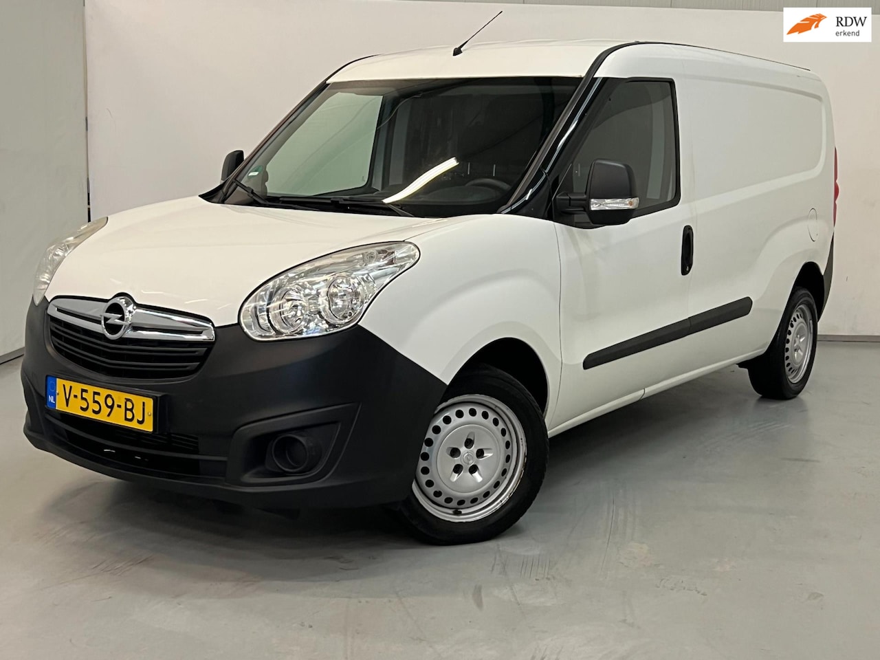 Opel Combo - 1.3 CDTi L2H1 / Marge / NL-auto / CarPlay / Airco - AutoWereld.nl