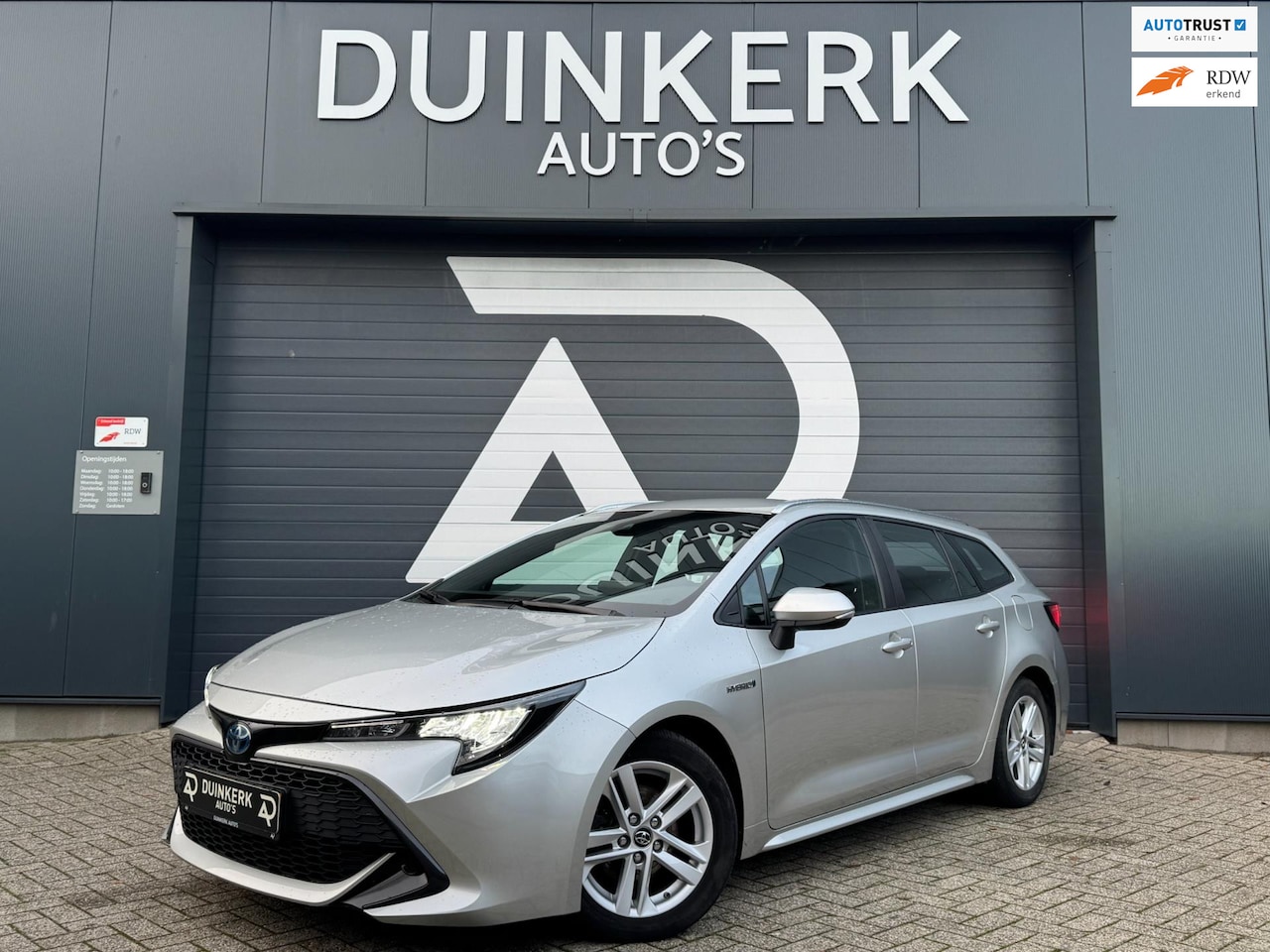 Toyota Corolla Touring Sports - 1.8 Hybrid Active | Airco | Climate | Adaptive Cruise | Lane Assist | NAV | Stuurerwarming - AutoWereld.nl