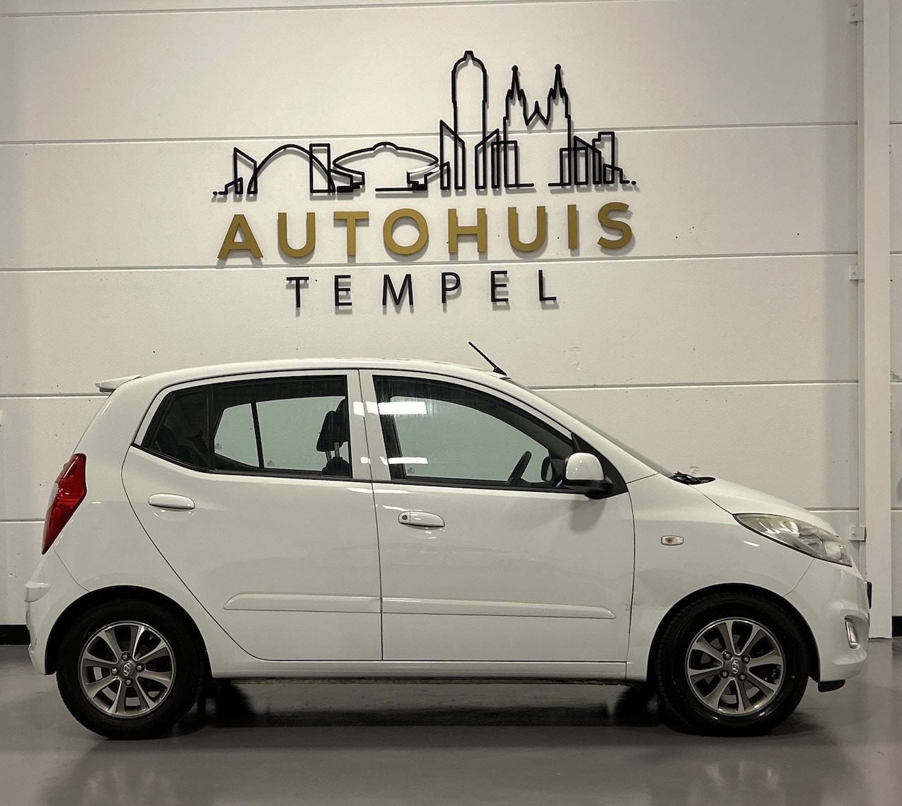 Hyundai i10 - 1.1 i-Drive Cool Airco 5Drs Lm Velgen Elektrische ramen Isofix - AutoWereld.nl