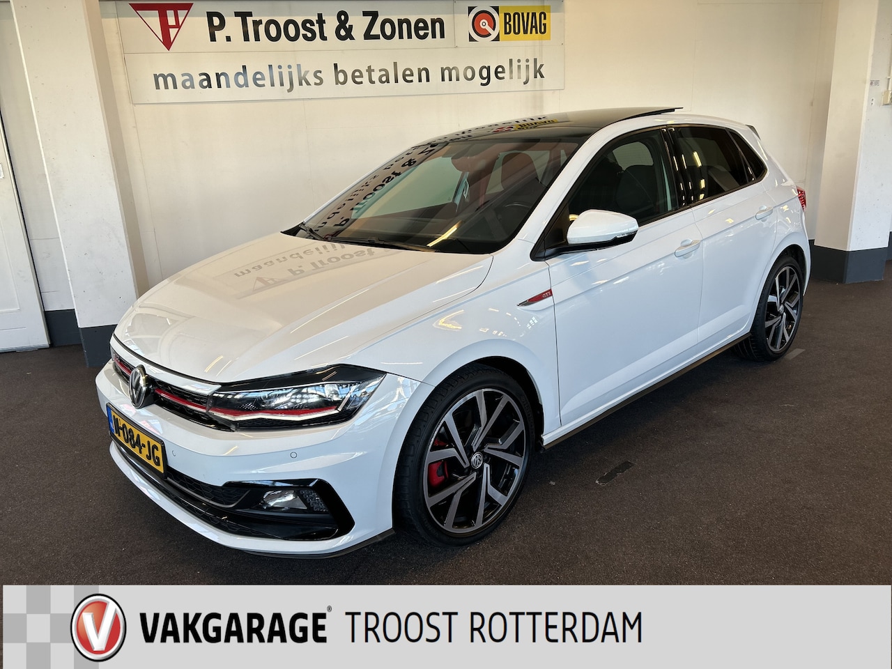 Volkswagen Polo - 2.0 TSI GTI | Panoramadak | Digital dashboard | Adaptief onderstel | Achteruitrijcamera | - AutoWereld.nl