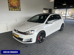 Volkswagen Golf - 2.0 TSI GTI Performance / PANO / DCC / Keyless Entry