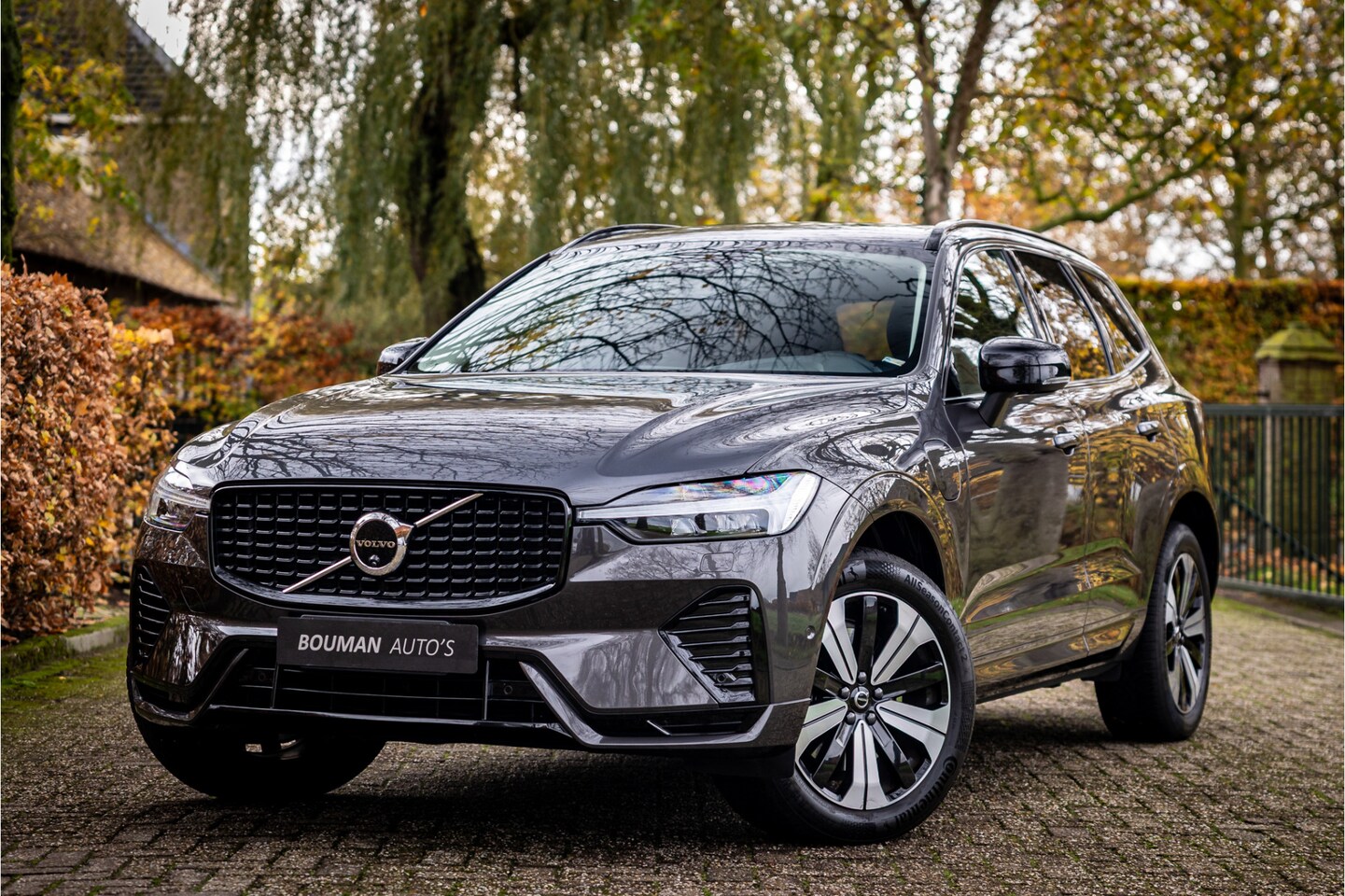 Volvo XC60 - 2.0 T6 Recharge Long Range AWD Plus Dark Harman Kardon Panorama 360 Camera - AutoWereld.nl