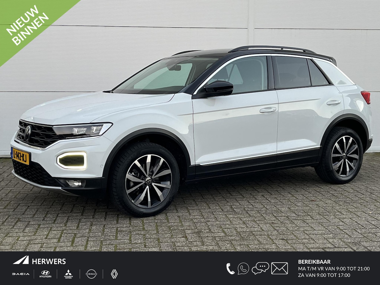 Volkswagen T-Roc - 1.5 TSI Sport / Winter-pakket / lichtmetalen velgen 17" / airco (automatisch) / cruise con - AutoWereld.nl