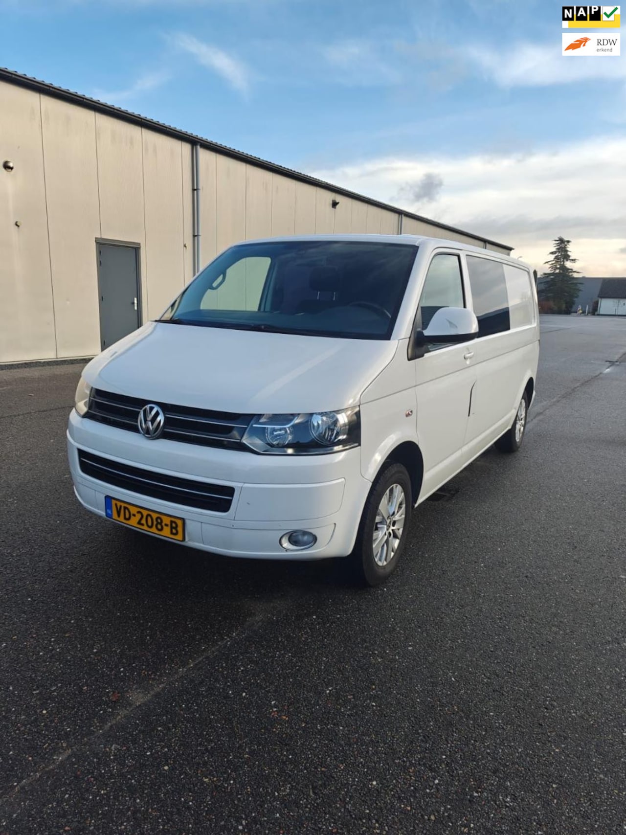 Volkswagen Transporter - 2.0 TDI L2H1 DC Comfortline 2.0 TDI L2H1 DC Comfortline - AutoWereld.nl