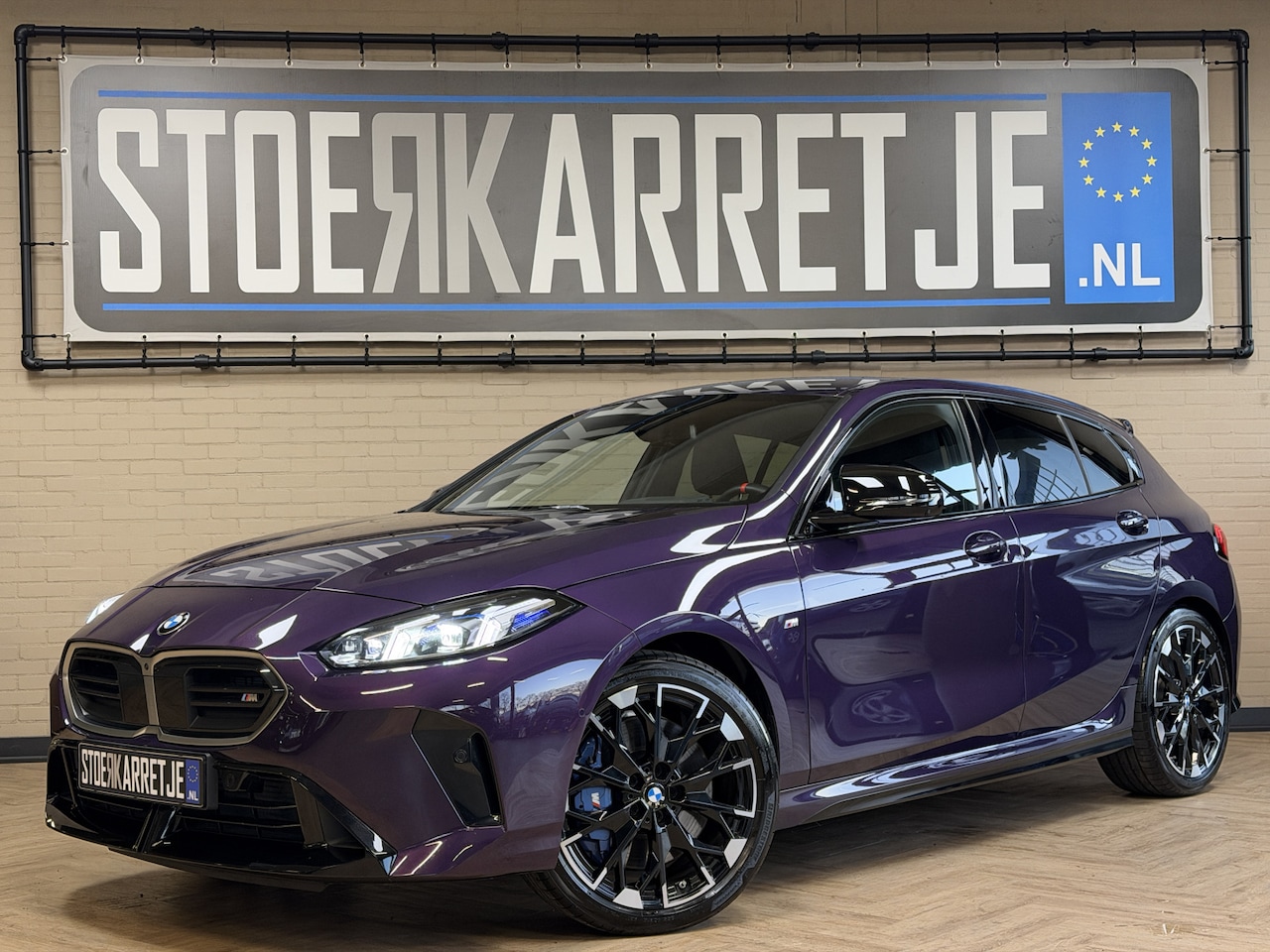 BMW 1-serie - M135 300pk xDrive | Navi Prof | HUD | HK | 360 | 19" | Led | ACC | Blindspot | 100% Dealer - AutoWereld.nl