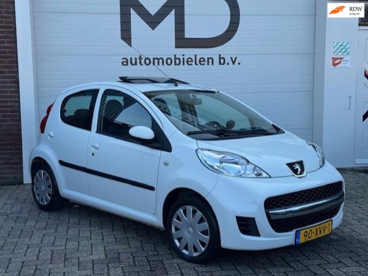 Peugeot 107 - 1.0-12V XS -Schuifak-Airco-5 deurs - AutoWereld.nl