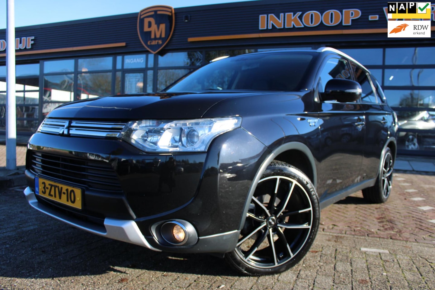 Mitsubishi Outlander - 2.0 PHEV Instyle X-Line | Opendak|Leer |Elektr.Klep Bj2015 - AutoWereld.nl