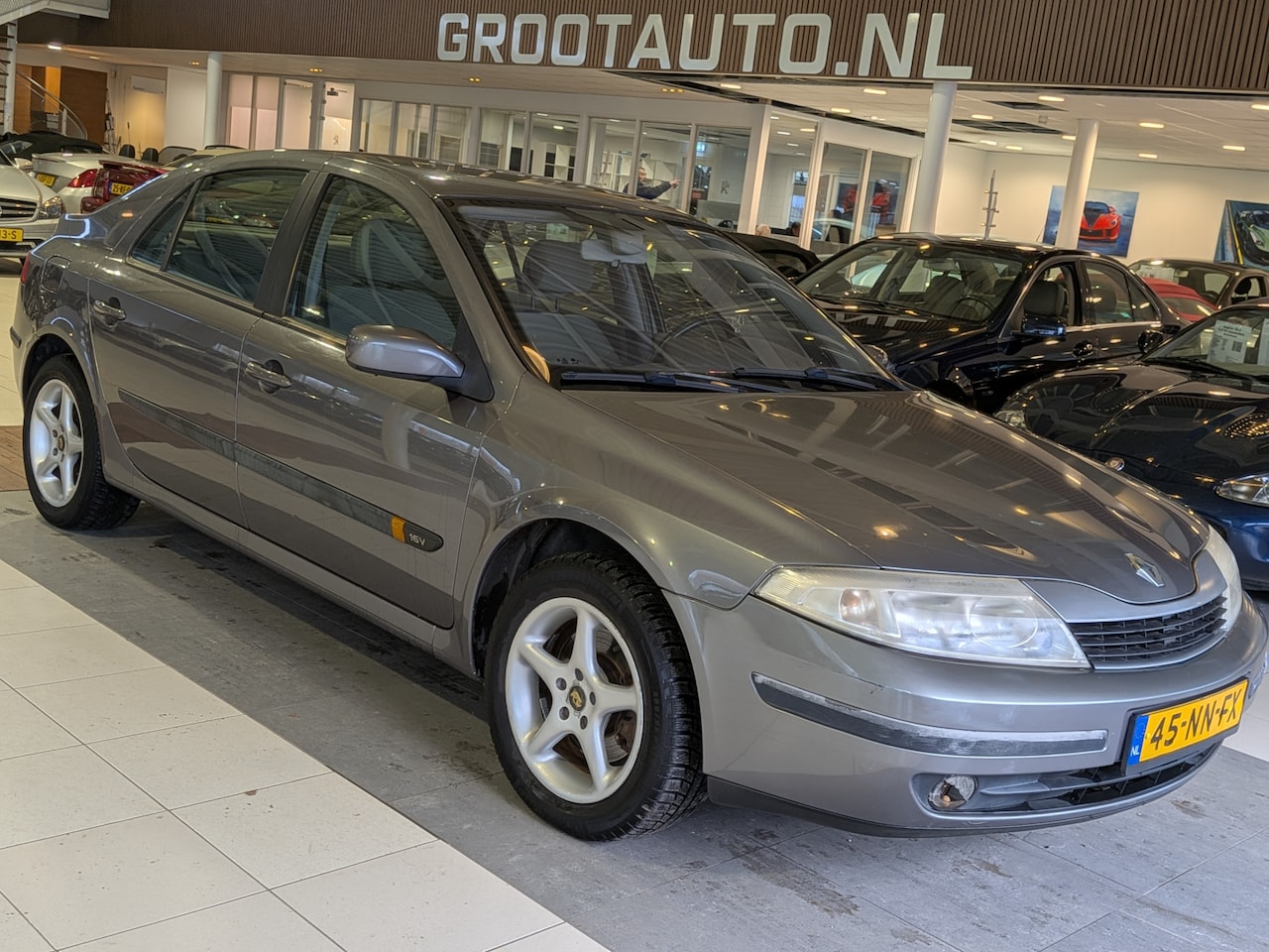 Renault Laguna - 1.6-16V Authentique Airco, Cruise control, Trekhaak - AutoWereld.nl
