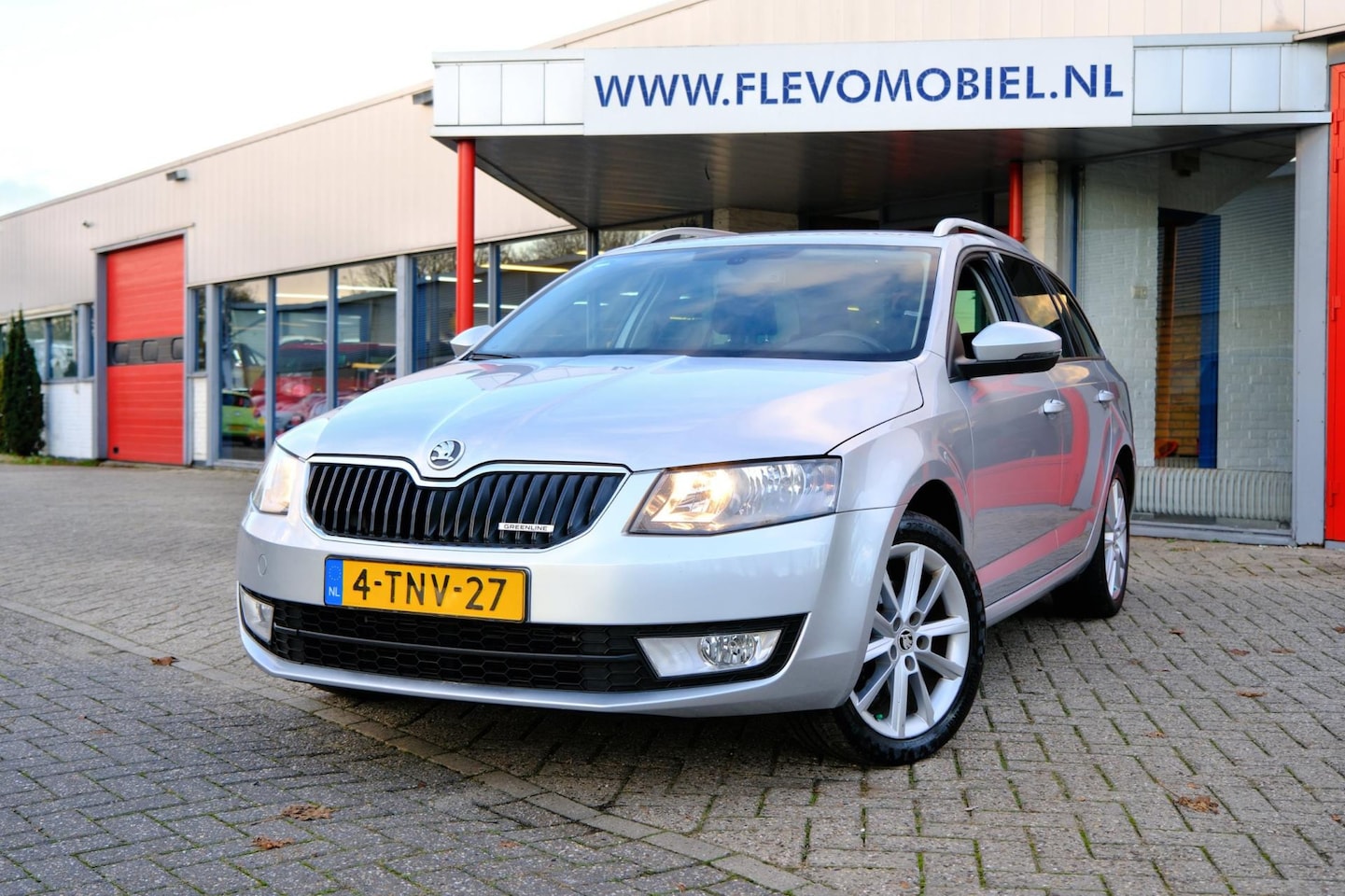 Skoda Octavia Combi - 1.6 TDI Greenline Businessline Navi|Clima|LMV|DAB - AutoWereld.nl