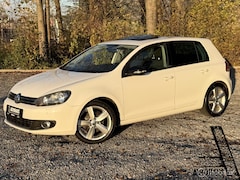 Volkswagen Golf - 1.2 TSI Highline Schuifdak CarPlay PDC Stoel