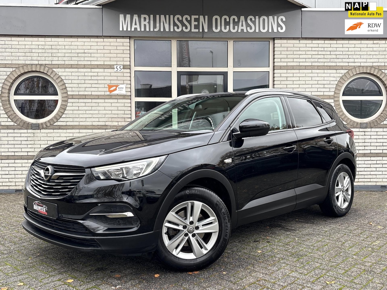 Opel Grandland X - 1.2 Turbo Business+|Navi,Carplay,PDC,Trkhk| - AutoWereld.nl
