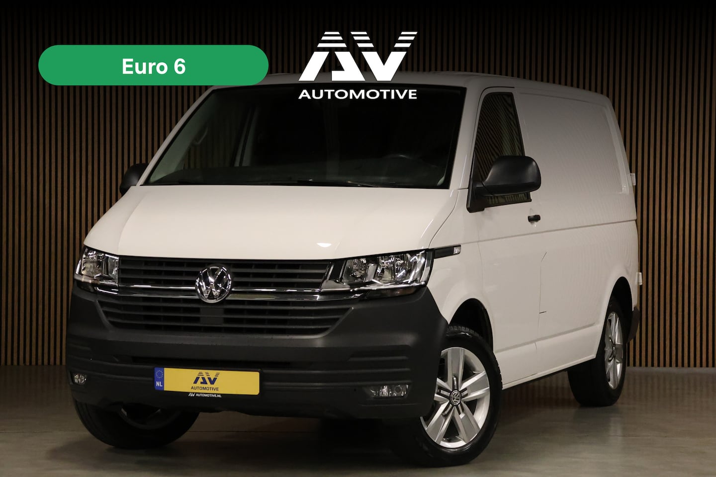 Volkswagen Transporter - 2.0 TDI | Camera | CarPlay | PDC | Cruise control | Bluetooth | Elek. ramen | Nieuwe APK | - AutoWereld.nl