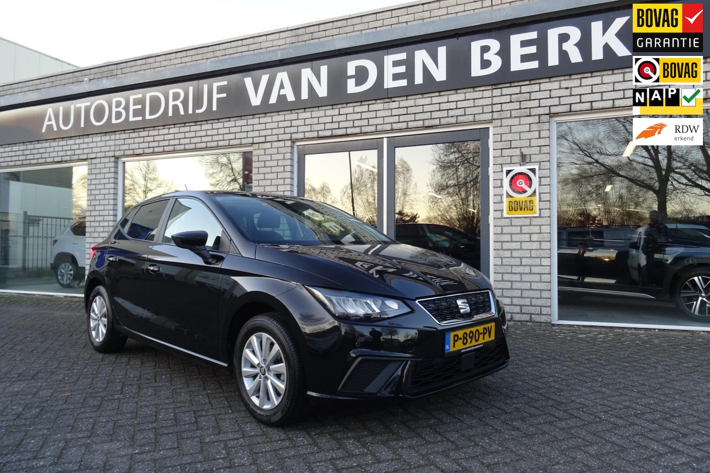 SEAT Ibiza - 1.0 EcoTSI Style Business Intense / Virtual / Navi / App / PDC - AutoWereld.nl