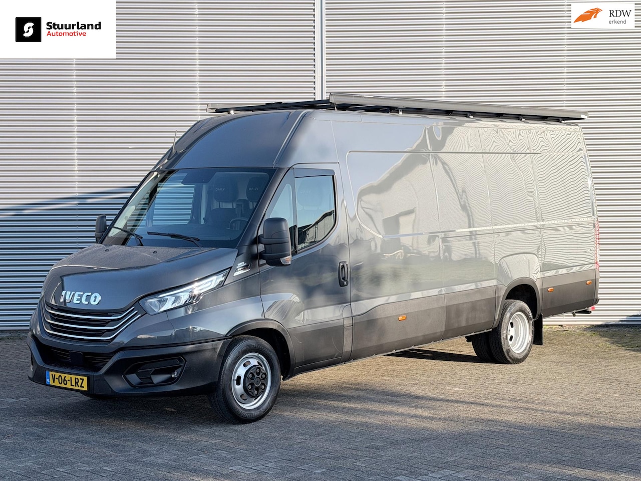 Iveco Daily - 35C18HV 3.0 410L H3 Imperiaal/ Clima/ Navi/ Trekhaak/ 3zits/ - AutoWereld.nl