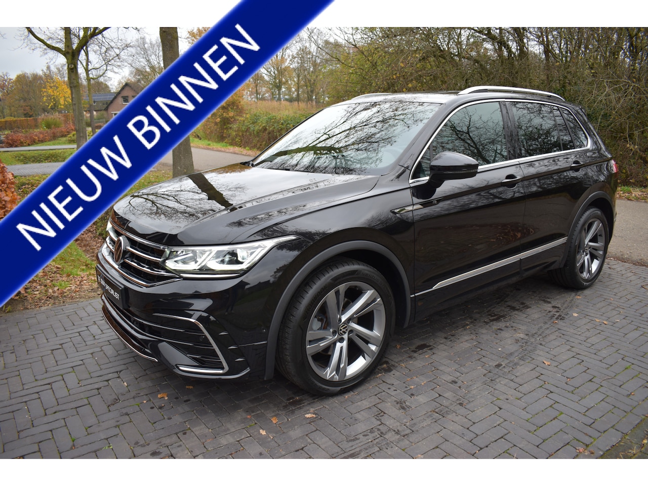 Volkswagen Tiguan - 1.5 TSI R-Line '21 LEER, PANO, TREKH, ACC, NIEUWSTAAT! - AutoWereld.nl
