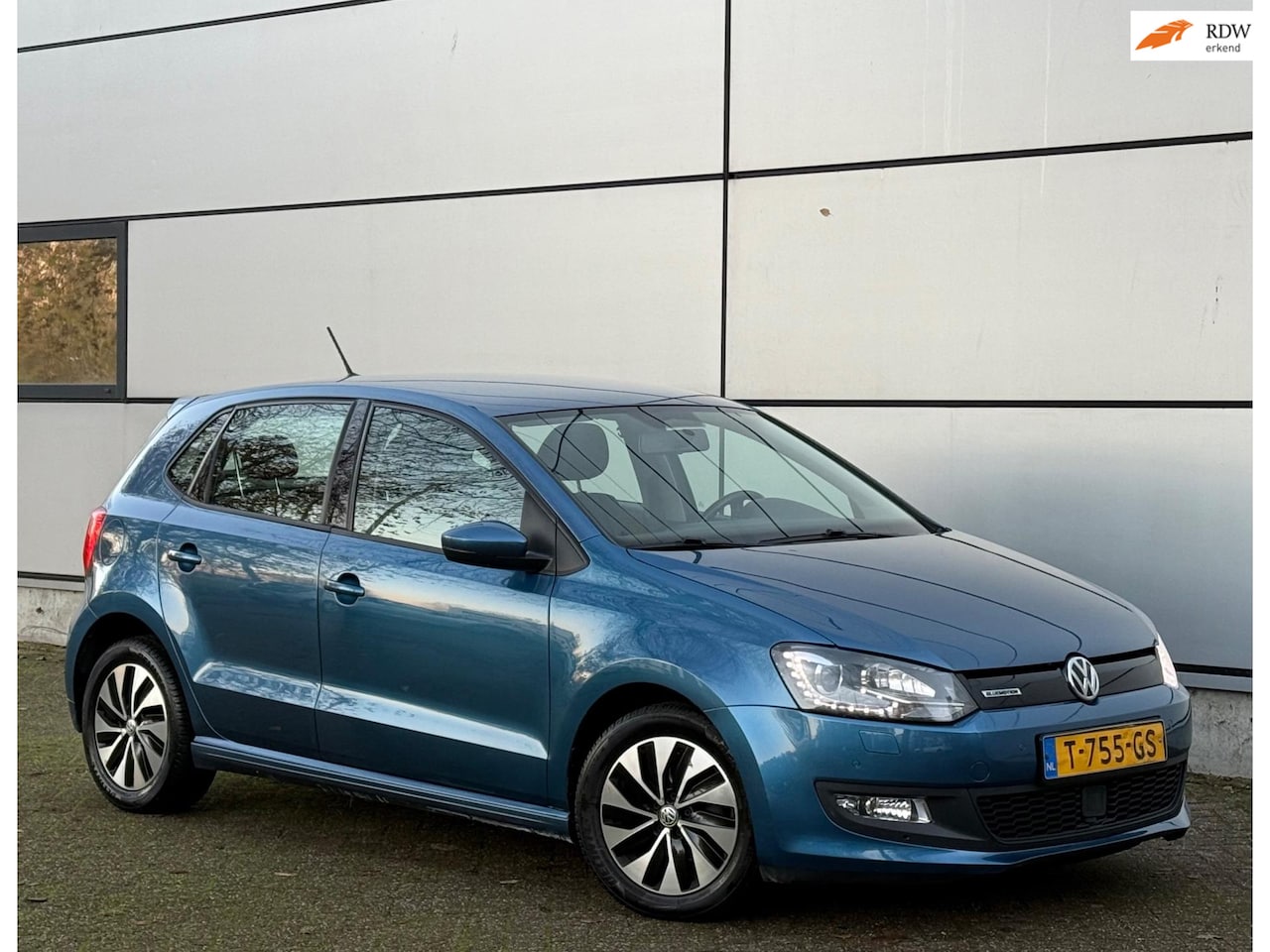 Volkswagen Polo - 1.0 BlueMotion Edition 1e Eignr |Automaat |Camera |Stoelverw |Front Assist |Xenon |Led |Na - AutoWereld.nl