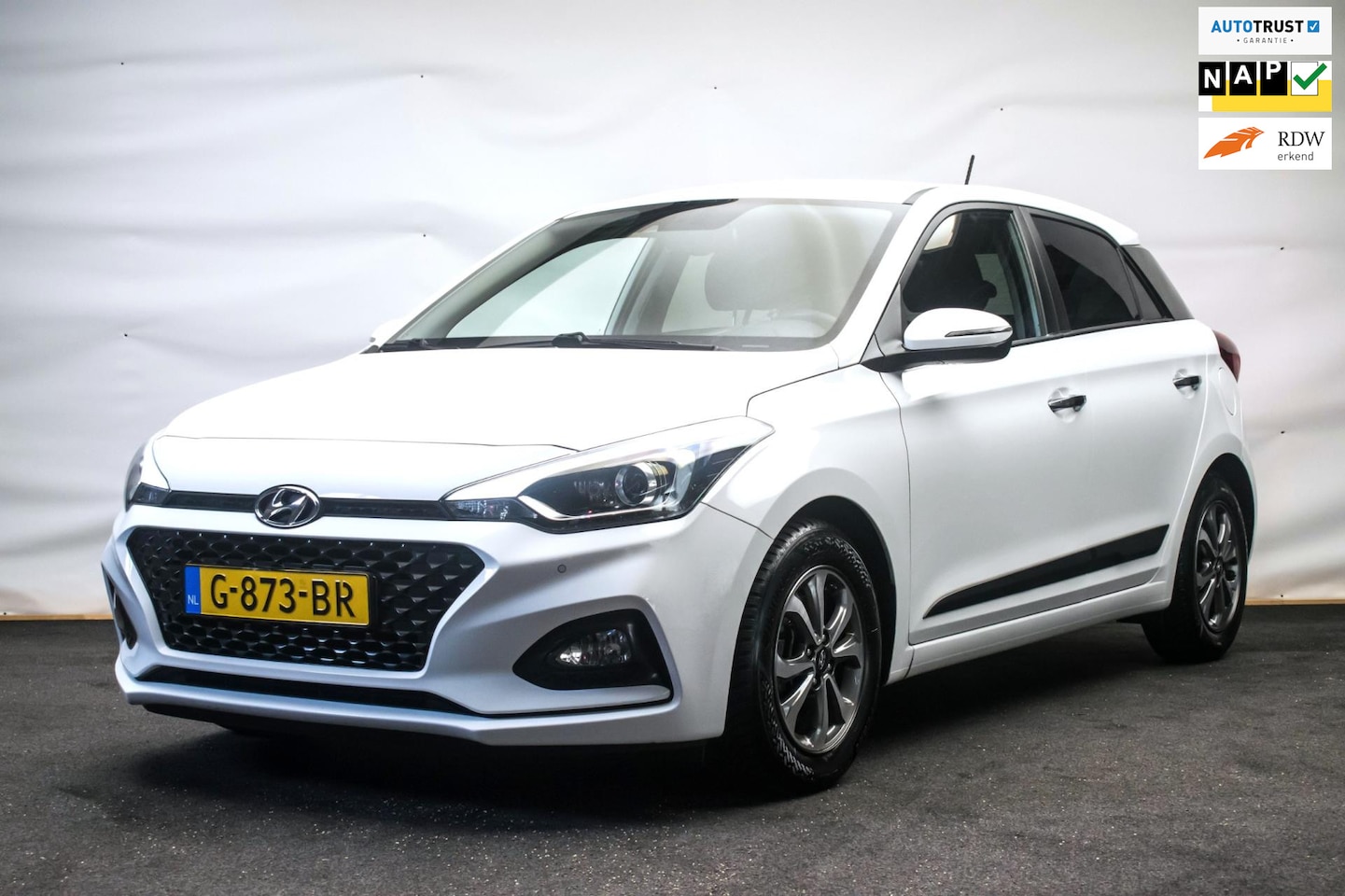 Hyundai i20 - 1.0 T-GDI Premium [ Keyless Camera Carplay Trekhaak LED DAB Climate Control ] - AutoWereld.nl