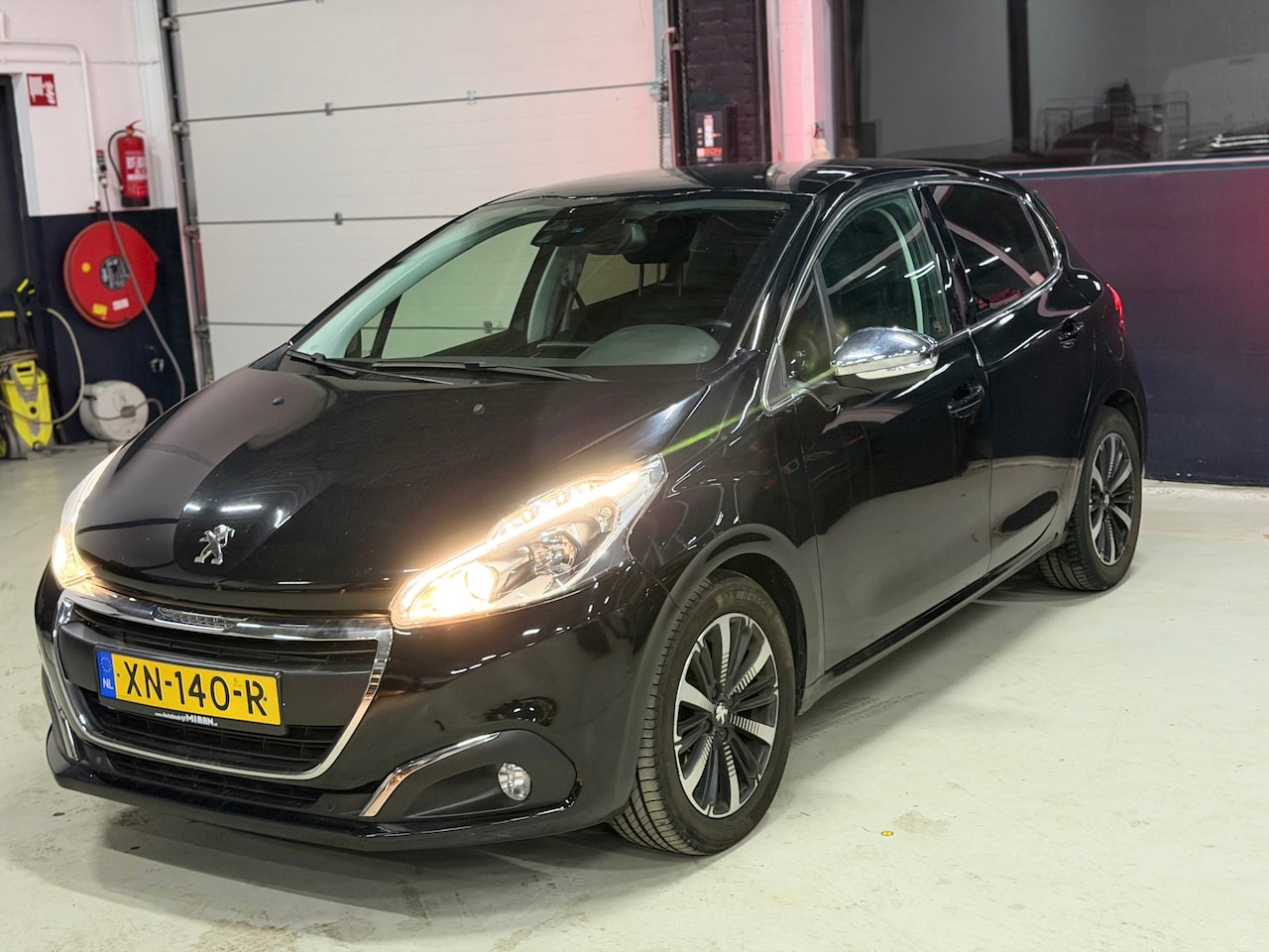 Peugeot 208 - 1.2 Turbo 110PK Automaat Camera Nap Nieuwe APK - AutoWereld.nl