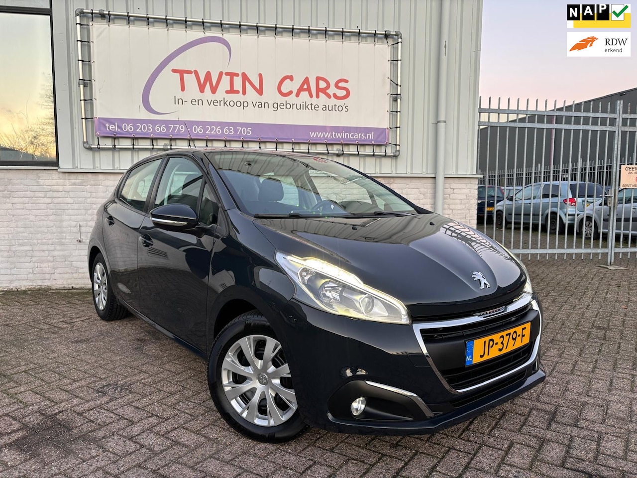 Peugeot 208 - 1.6 BlueHDi Blue Lease 5drs Navi Airco - AutoWereld.nl
