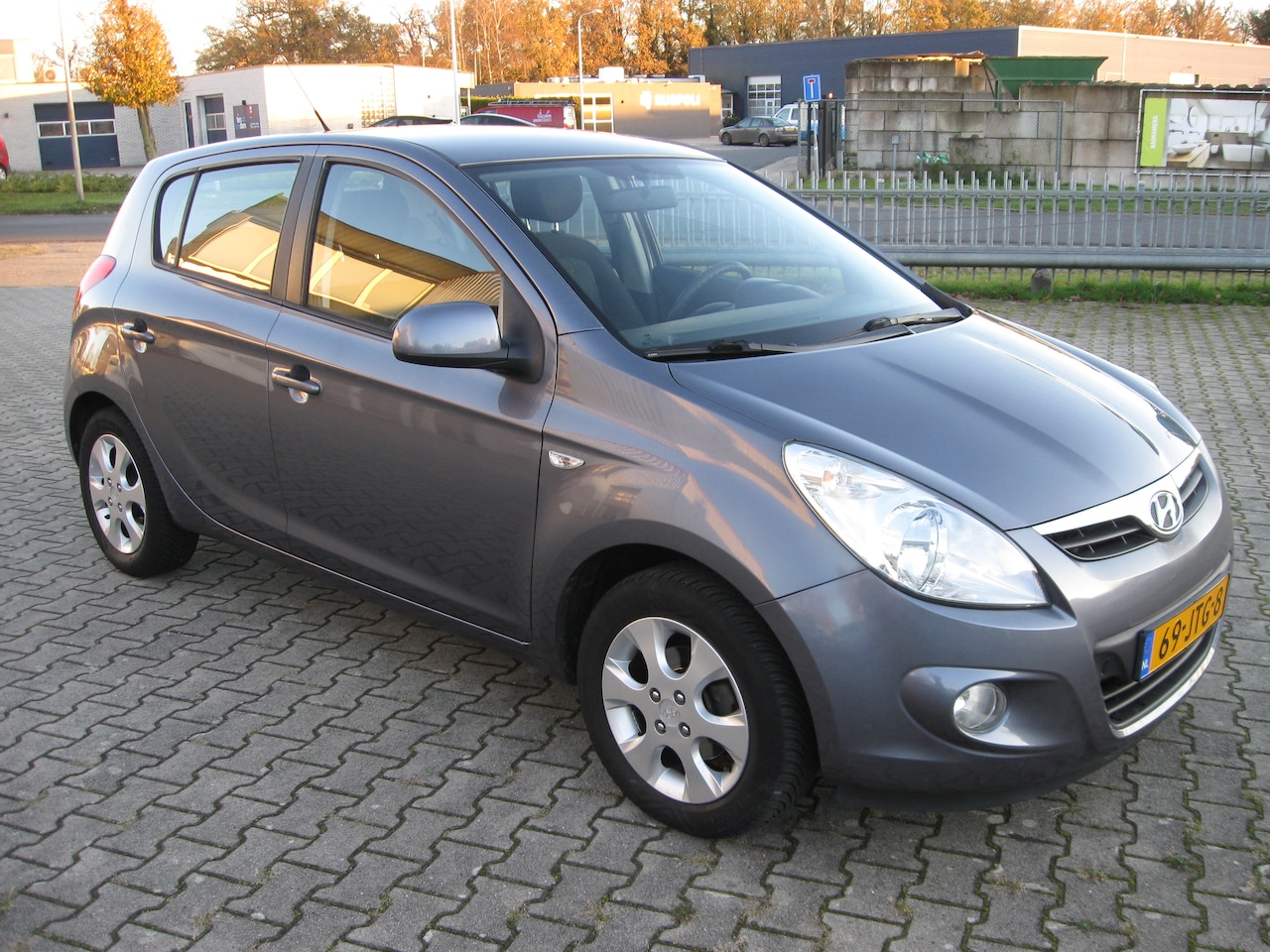 Hyundai i20 - 1.2i DynamicVersion , Airco, 172.648 Km, NL Auto!!     MEER EN BETERE FOTO'S VOLGEN SNEL!!!!!! - AutoWereld.nl