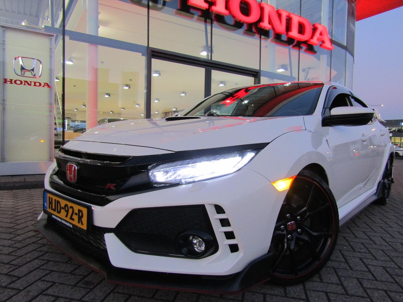 Honda Civic - 2.0 i-VTEC 320pk 5D Type R GT - AutoWereld.nl