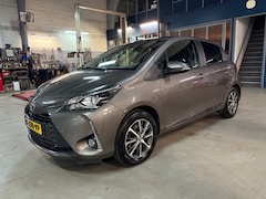 Toyota Yaris - 1.5 VVT-i 111pk 5D Y20 | Camera | Trekhaak | Bluetooth | Lm velgen | Cruise control | Rijk