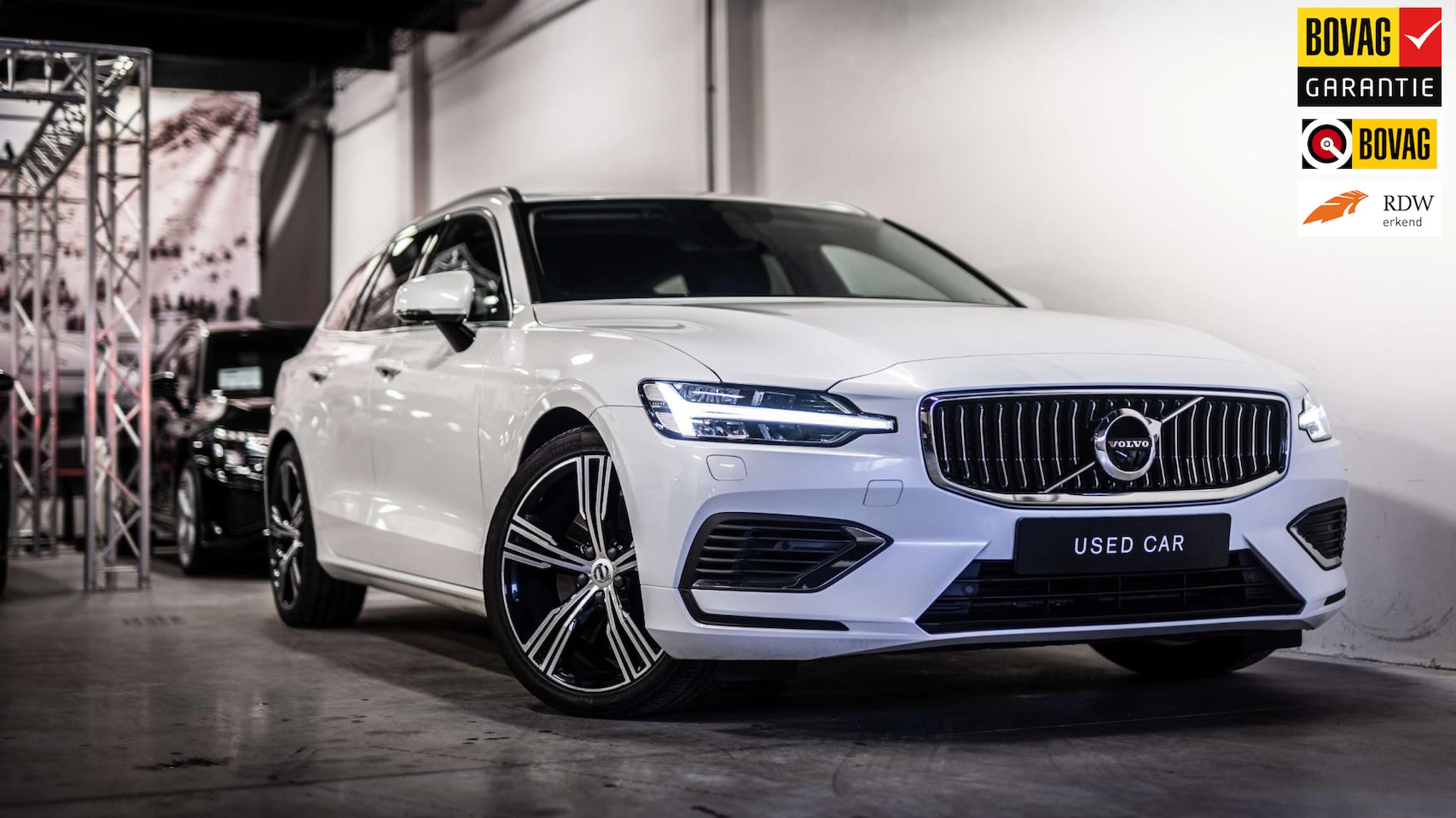 Volvo V60 - 2.0 T6 Recharge AWD R-Design|Leer|ACC|360°|H&K|Carplay®|NAVI|Memory - AutoWereld.nl