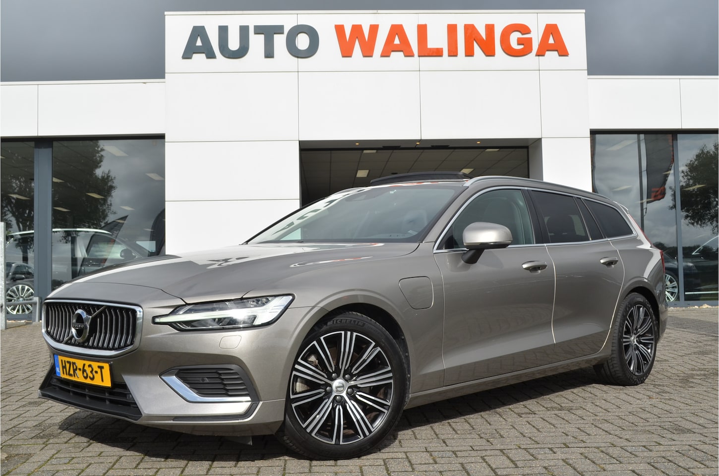 Volvo V60 - 2.0 T6 Recharge AWD Pano | Harman Kardon | Memory stoel | Stuur + Stoelverwarming | Pilot - AutoWereld.nl