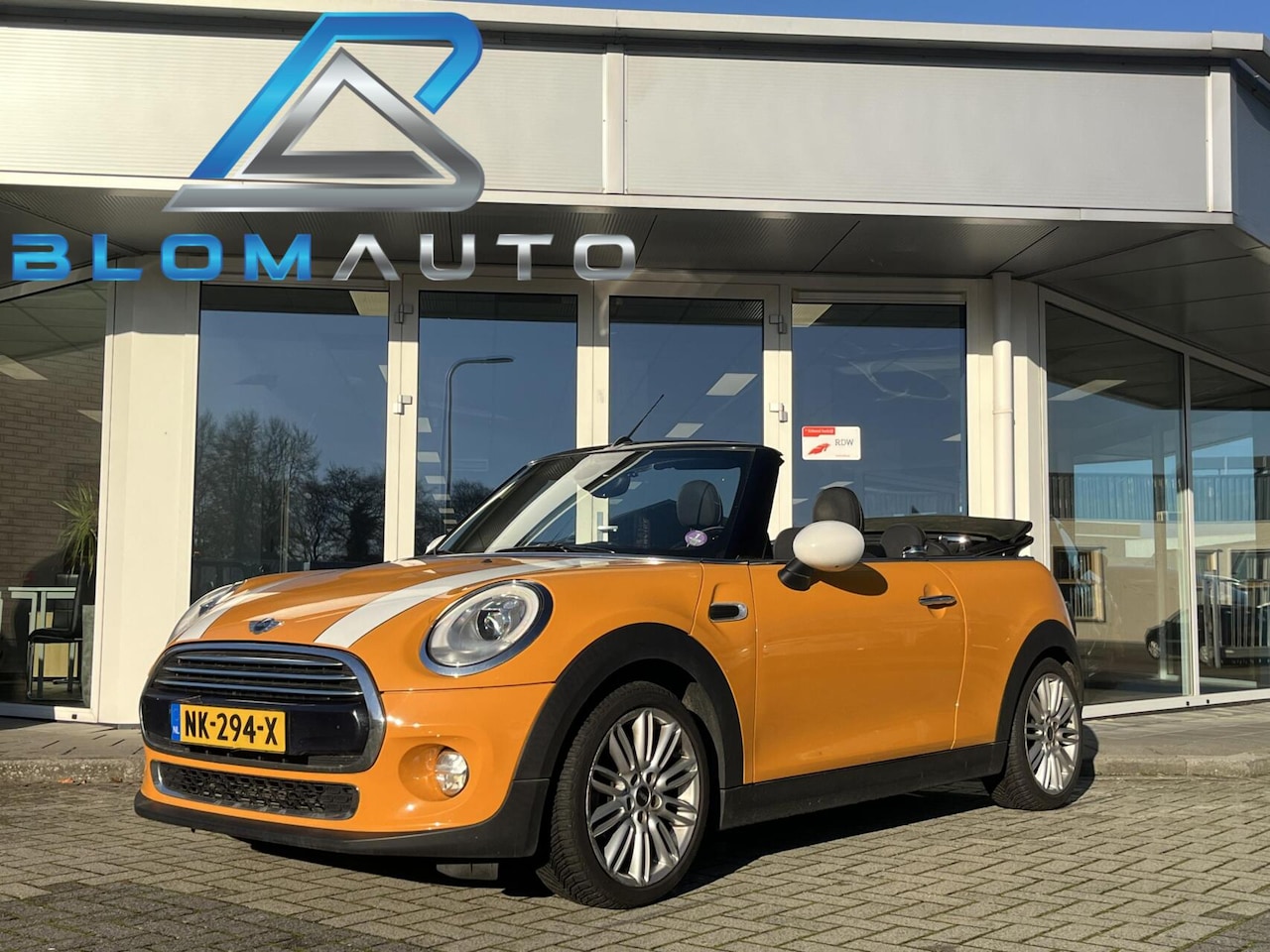 MINI Cabrio - 1.5 Cooper Pepper Serious Business LED+KEYLESS - AutoWereld.nl