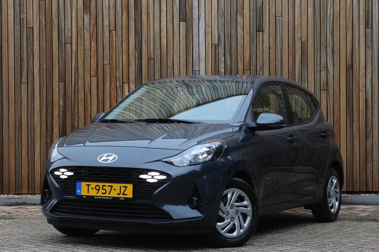 Hyundai i10 - 1.0i 67pk Aut Comfort Smart Navigatie | Camera | Cruise Control - AutoWereld.nl