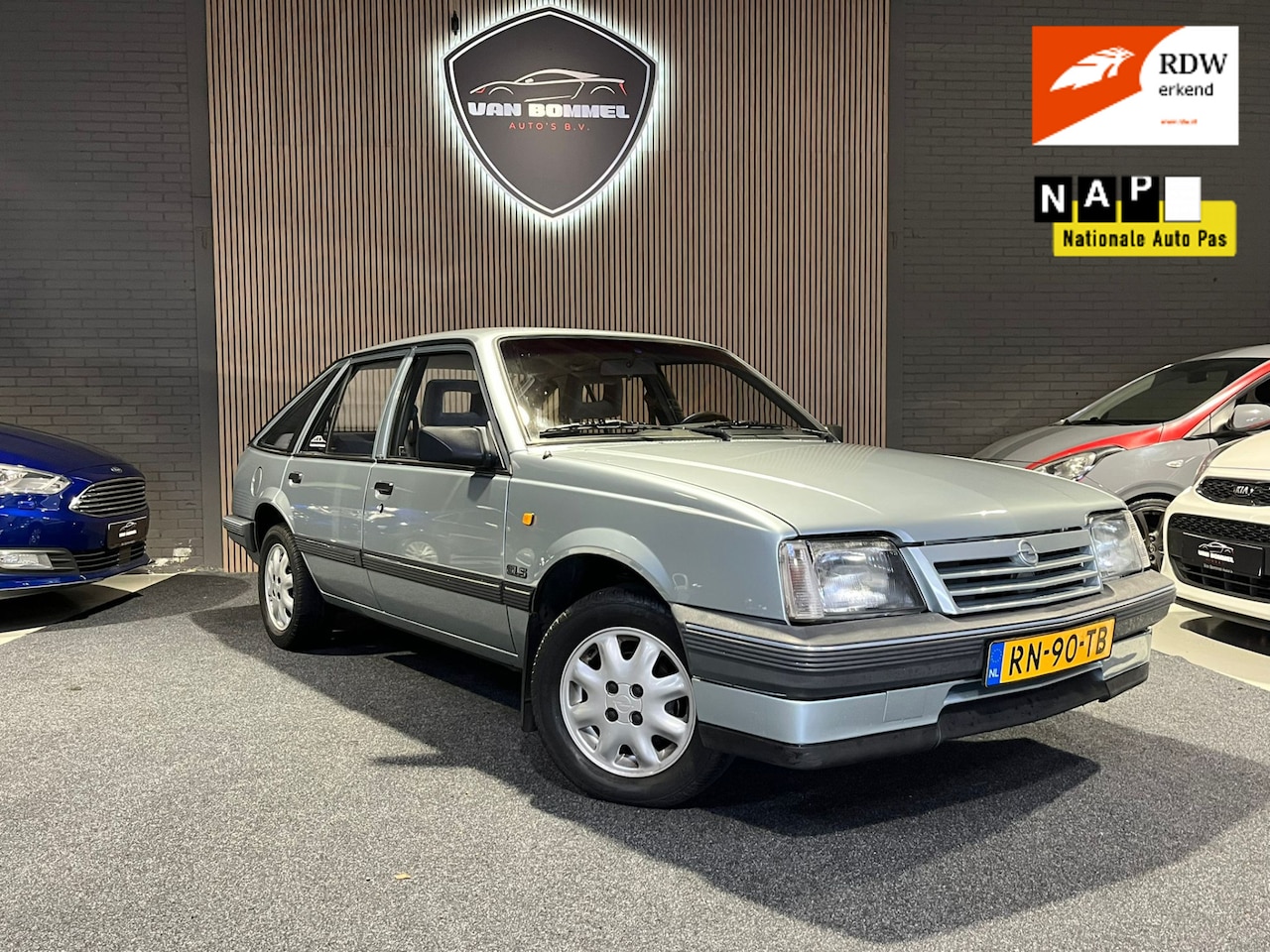 Opel Ascona - 2.0NE HATCHBACK AUTOMATIC Automaat.Trekhaak Uniek.!!! - AutoWereld.nl