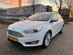Ford Focus Wagon - 1.5 Titanium - Keyless - Camera - Navigatie