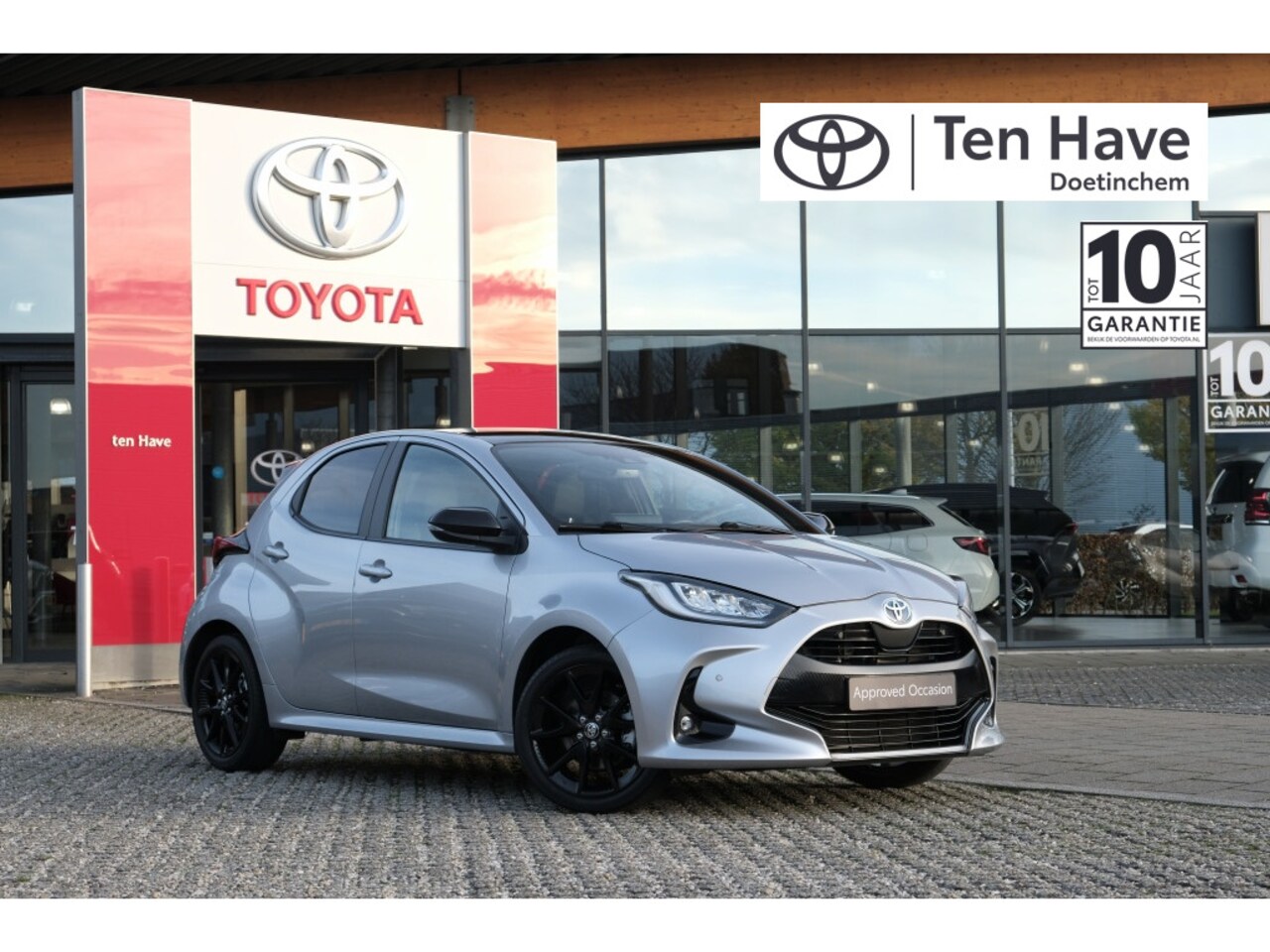 Toyota Yaris - 1.5 Hybride 115 Executive Automaat | Premium Pack | Panoramada - AutoWereld.nl