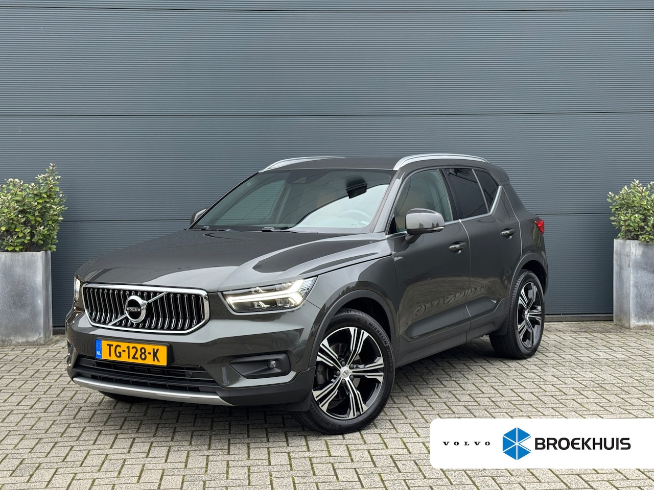 Volvo XC40 - 2.0 T4 AWD Inscription | Trekhaak | Lederen bekleding | Cruise Control | Camera | Stoelver - AutoWereld.nl