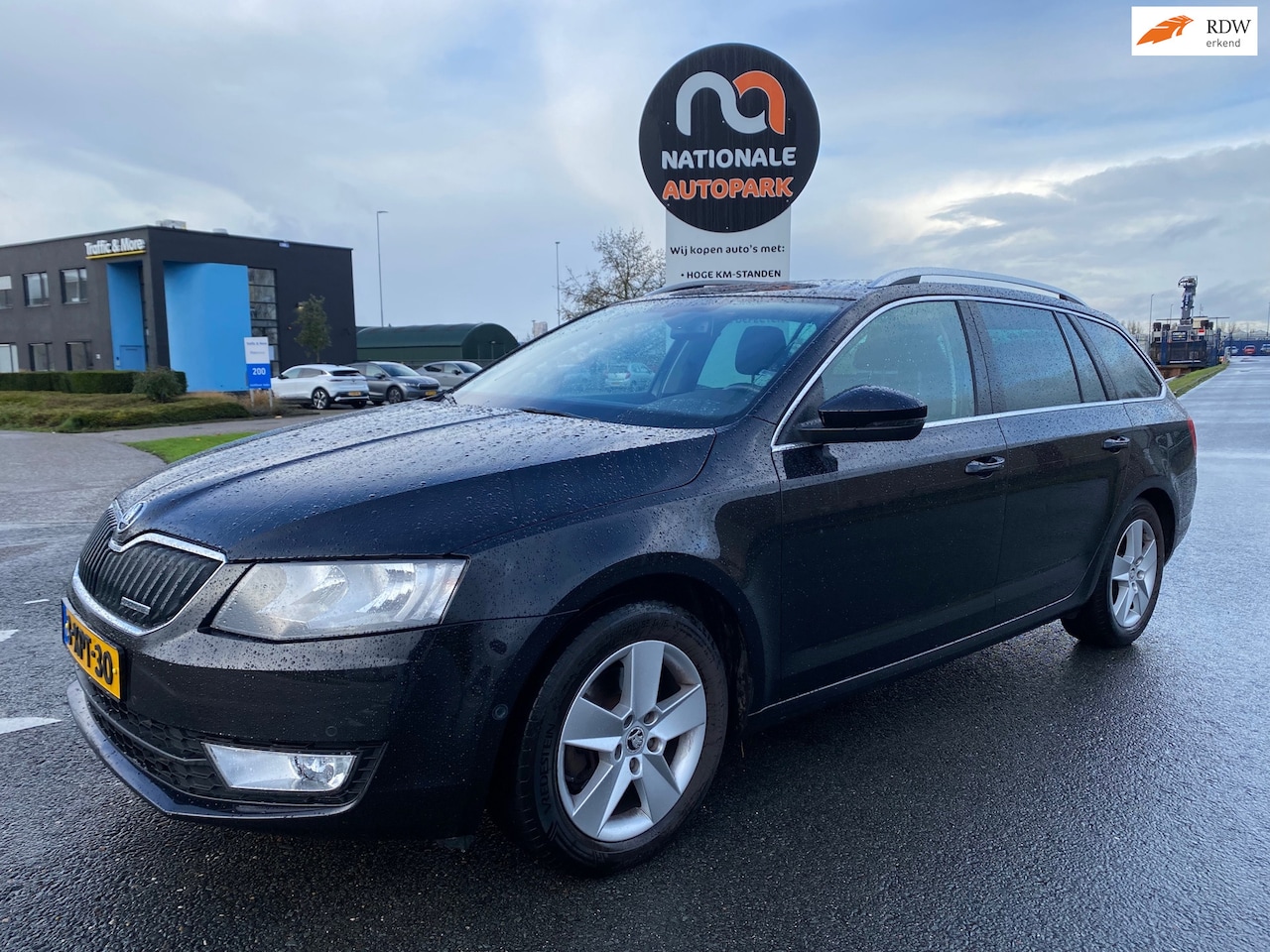 Skoda Octavia Combi - 2014 * 1.6 TDI Greenline * NAVI * APK * TOP CAR! - AutoWereld.nl