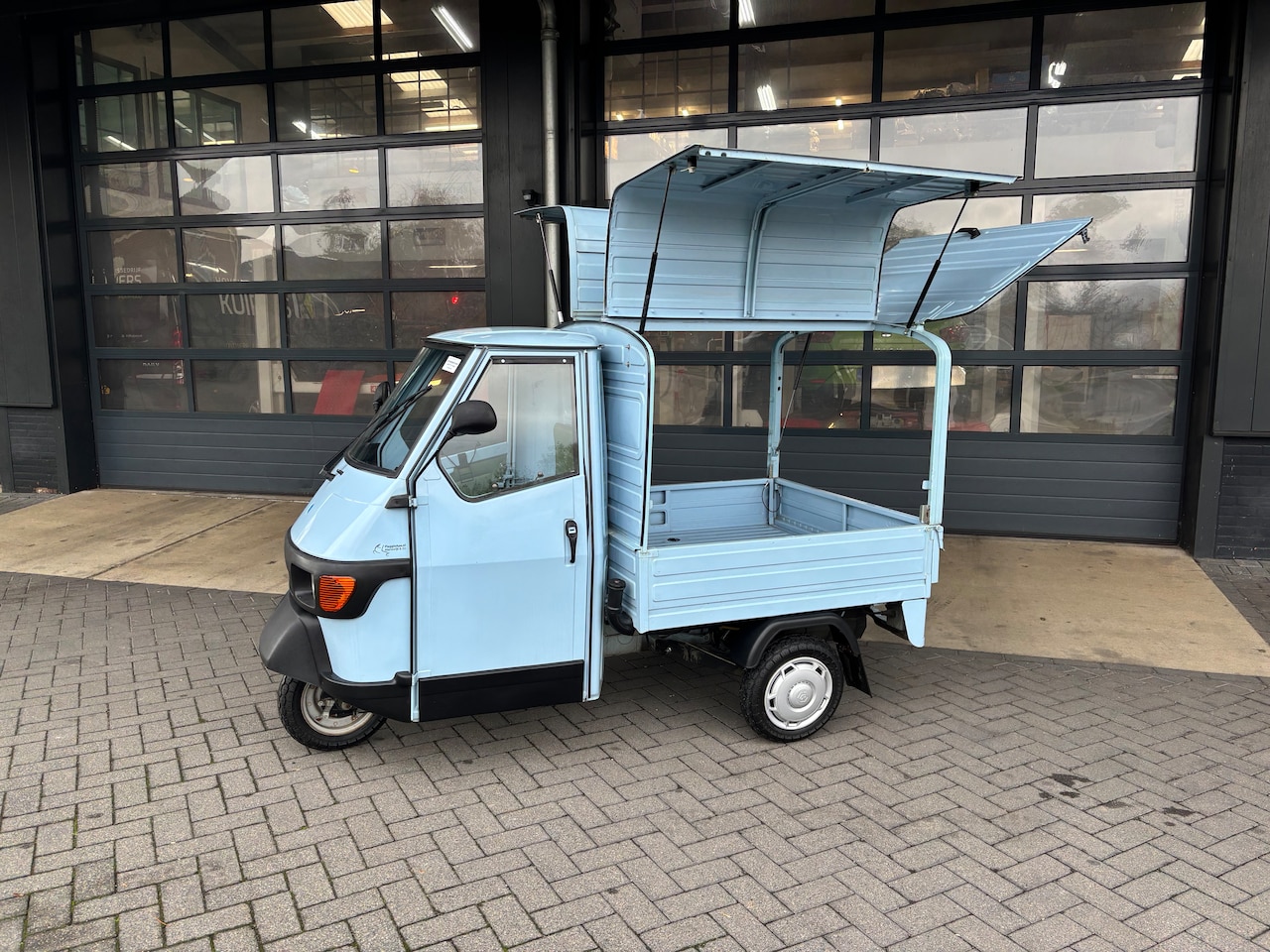 Piaggio Ape - Ape50 met zijkleppen