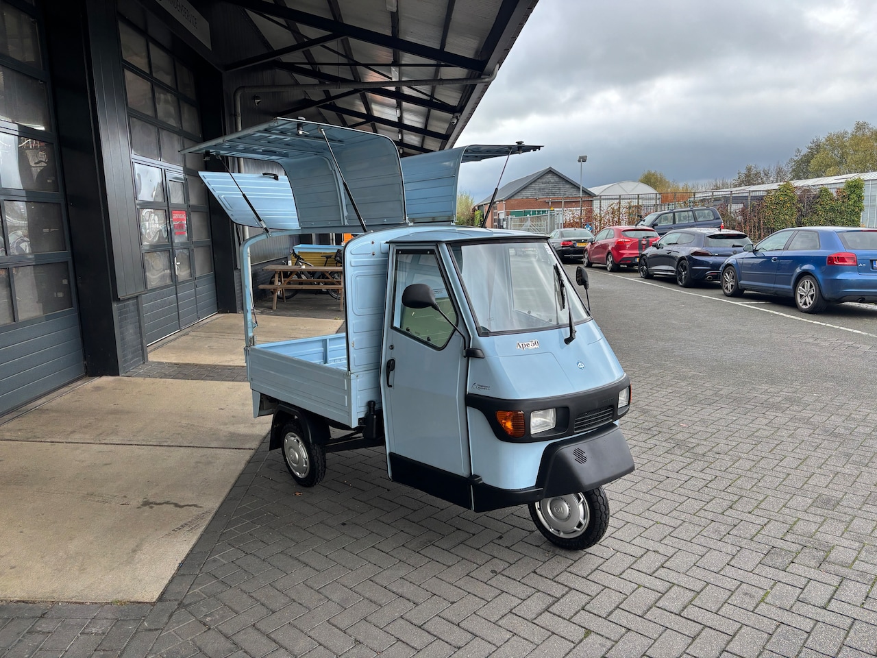 Piaggio Ape - Ape50 met zijkleppen