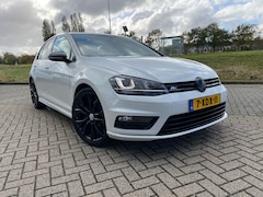Volkswagen Golf - 1.2 TSI Highline R-line
