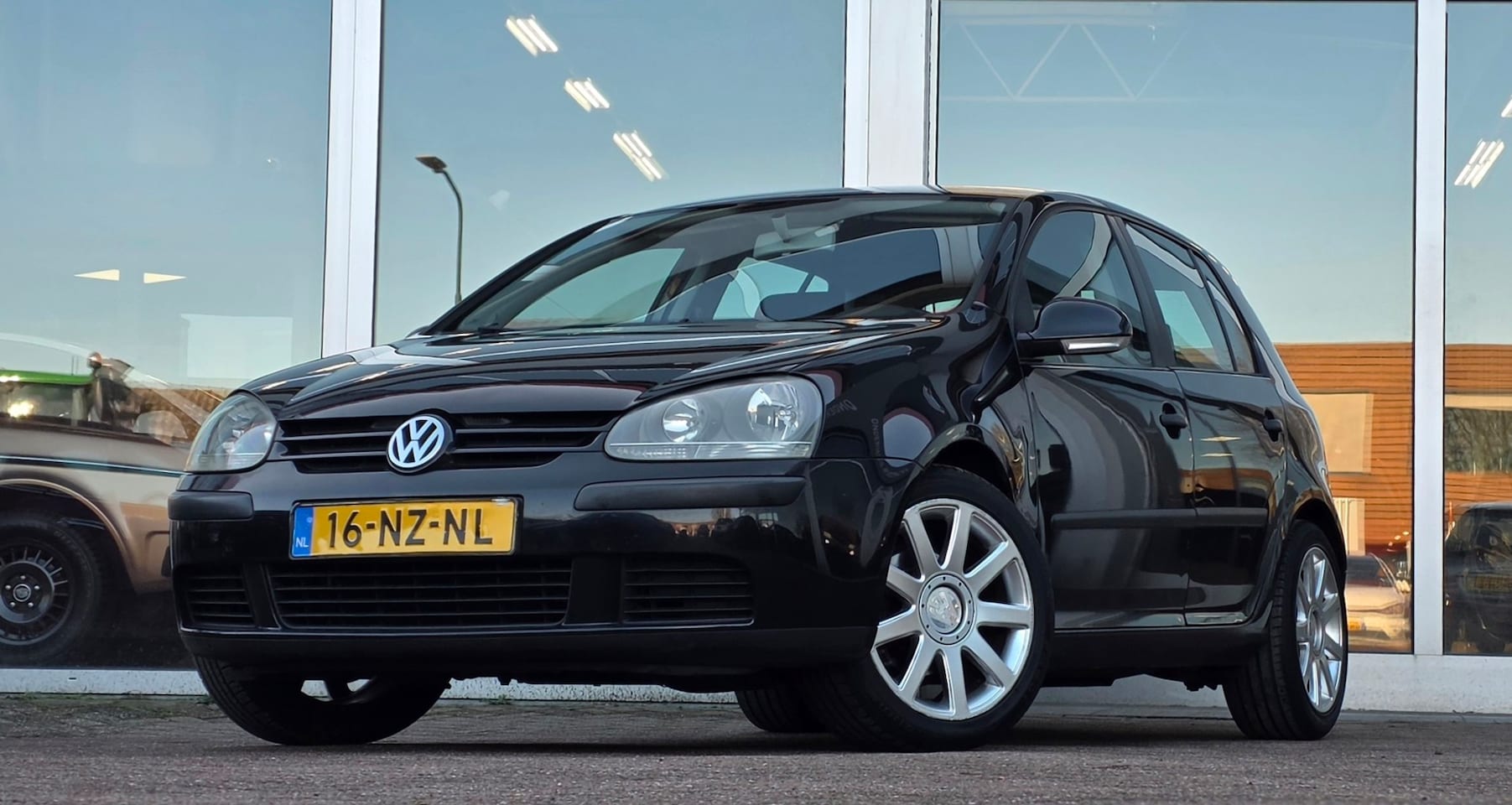 Volkswagen Golf - 1.6i FSI Trendline Airco 5-Drs APK 19-11-2026 Garantie - AutoWereld.nl