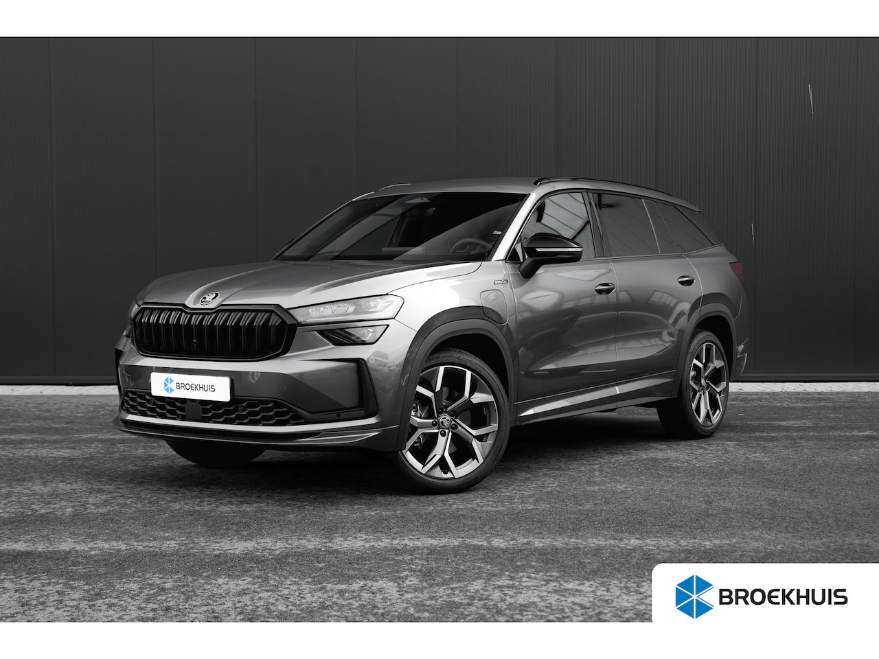 Skoda Kodiaq - 1.5 TSI PHEV 204pk Sportline Business | Trekhaak | Stoelverwarming | Keyless | 20" | Adapt - AutoWereld.nl