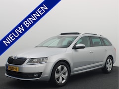 Skoda Octavia Combi - 1.2 TSI Greentech Elegance Businessline AUTOMAAT / TREKHAAK / RS-STOELEN / XENON / PANORAM