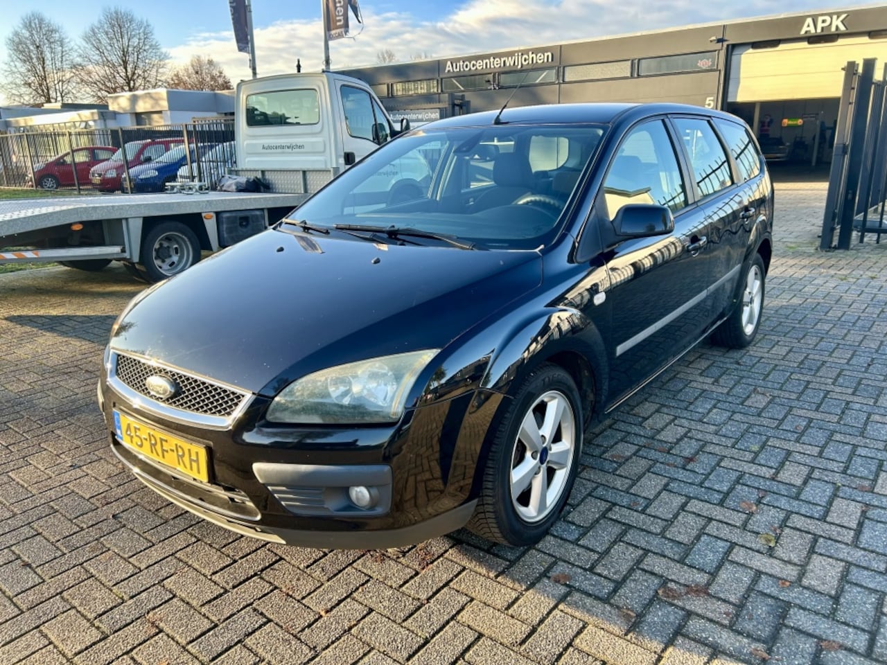 Ford Focus Wagon - 1.6-16V First Ed. - Nwe Apk - AutoWereld.nl