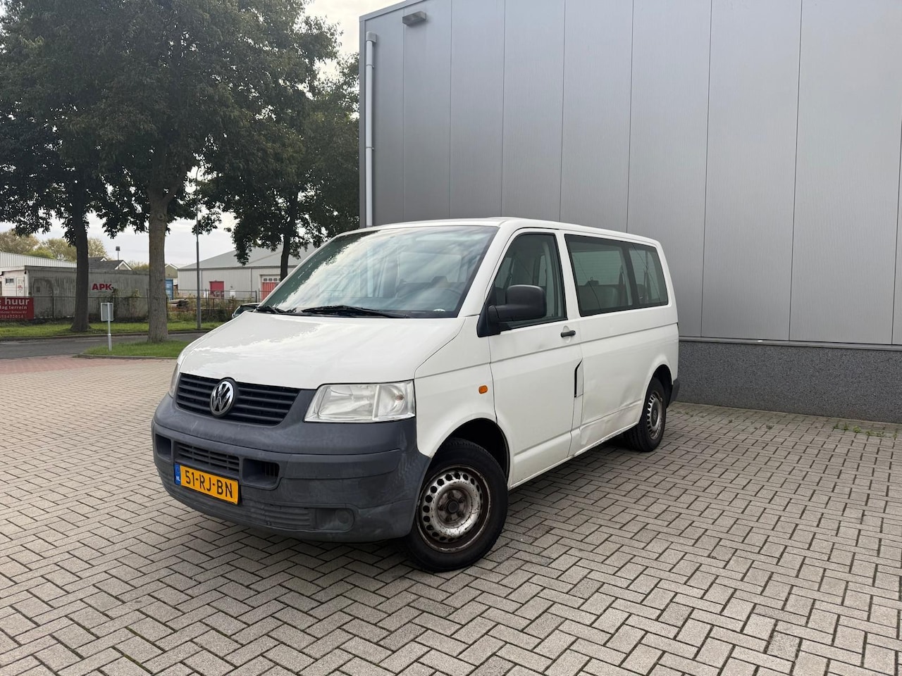 Volkswagen Transporter Kombi - 1.9 TDI 300 Baseline 9 persoons - AutoWereld.nl