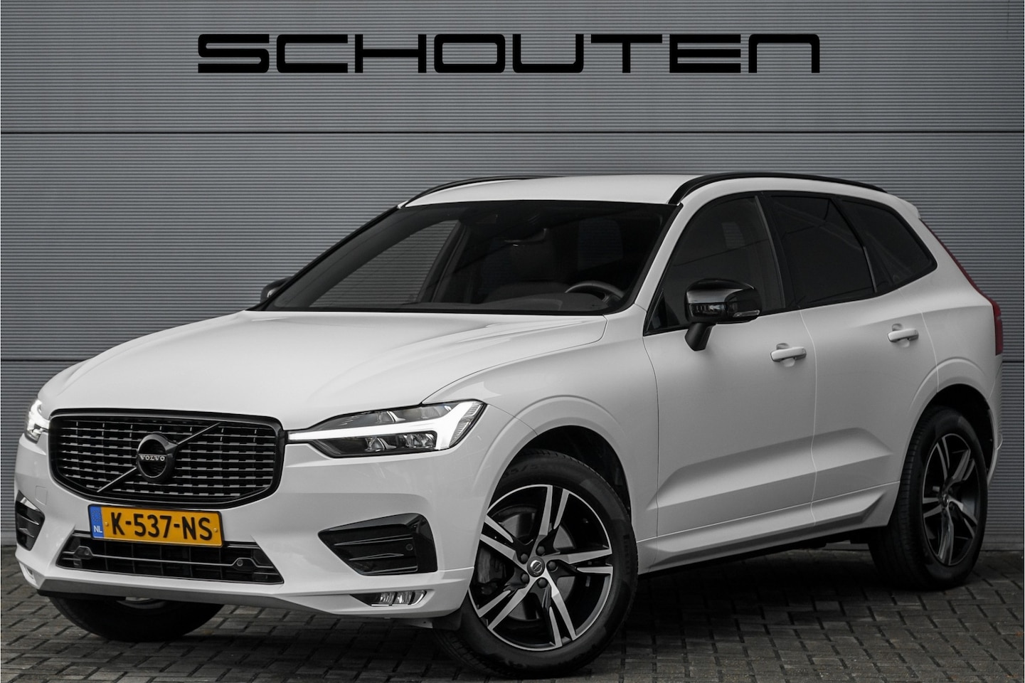 Volvo XC60 - 2.0 B4 Inscription R-Design Luchtvering ACC Trekhaak - AutoWereld.nl