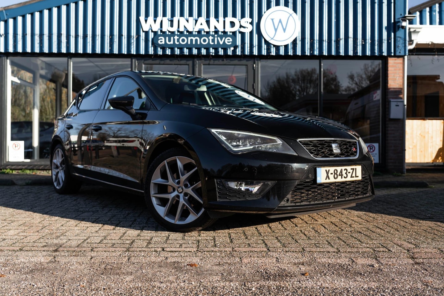 SEAT Leon - 1.4 TSI FR Business Alcantara Stoelvw Lichtmetaal - AutoWereld.nl