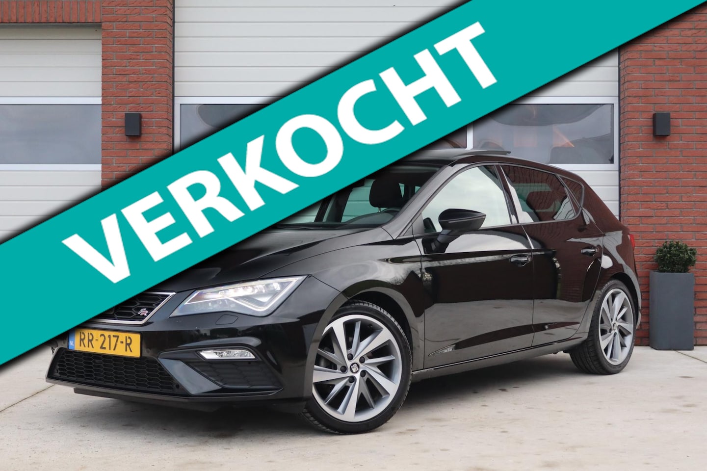 SEAT Leon - 1.4 TSI FR Business - Panorama schuif kantel dak - LED - Half leder - 18 inch - Getint gla - AutoWereld.nl